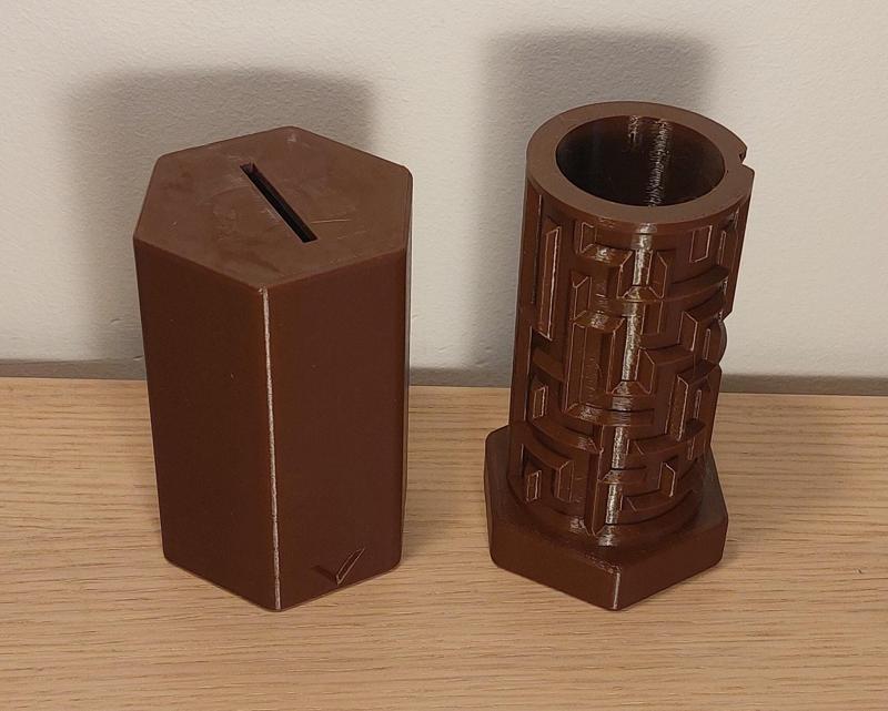 Simple labyrinth puzzle box piggy bank