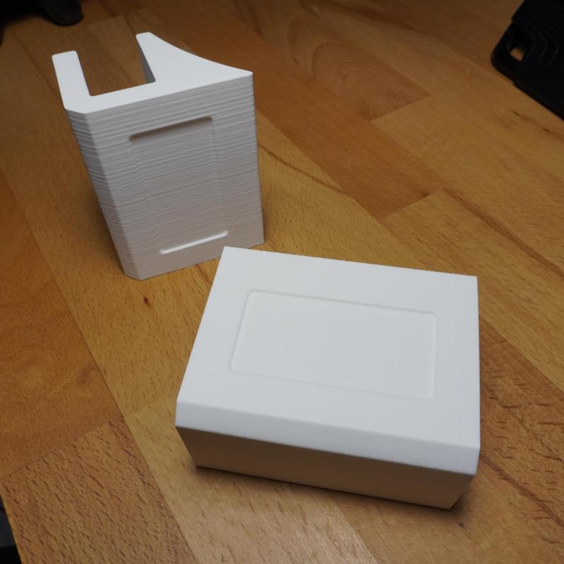 Spool retainer for Billy shelves
