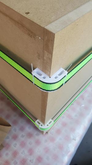 Band clamp corners