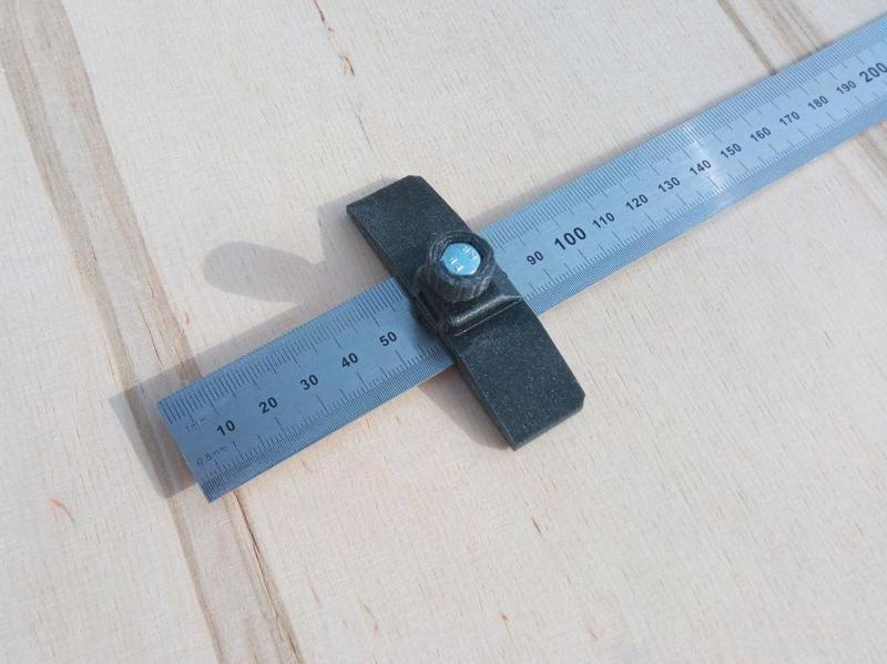 parametric marking gauge for normal ruler (Streichmaß)