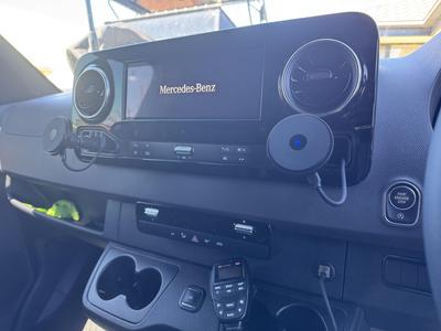 Phone charger mounting for Sprinter VS30