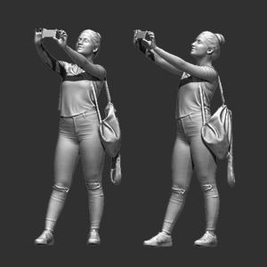 PEOPLE WOMEN F32 FIGURE DIORAMA