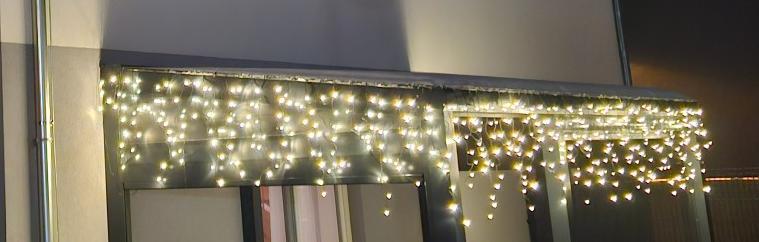 Small hooks for cable/christmas lights with various angles