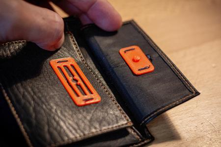 very flat snap fastener - i.e. for wallets or fabric