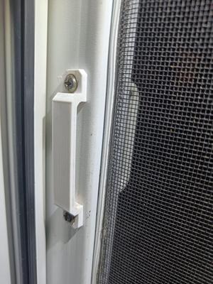 Low profile net handle