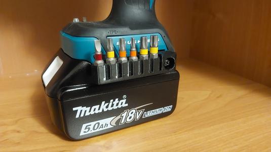 Makita LXT bit holder with 6x3mm magnets for drill/drivers
