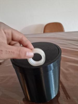 desktop trash can