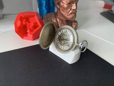 Pocket Watch Desk Stand - Molnija