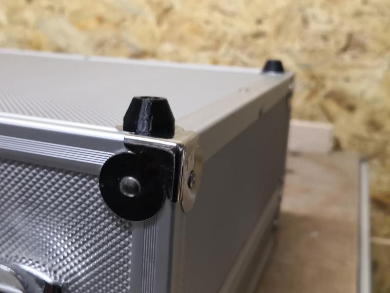 Parametric case foot