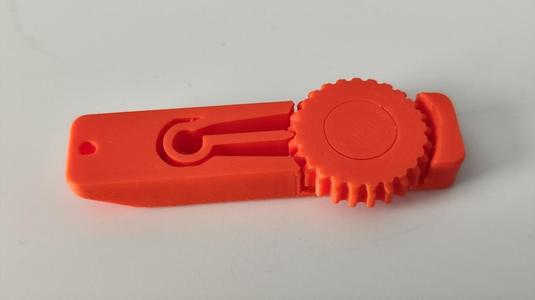 Clicky Fidget Keychain remix with longer teeths