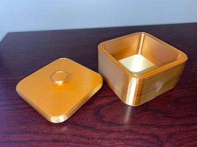 Jewelry box with lid