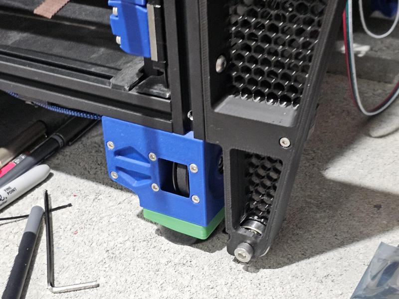 rocknrollnroll - rocknroll remix - adds bearings to make the printer easier to move