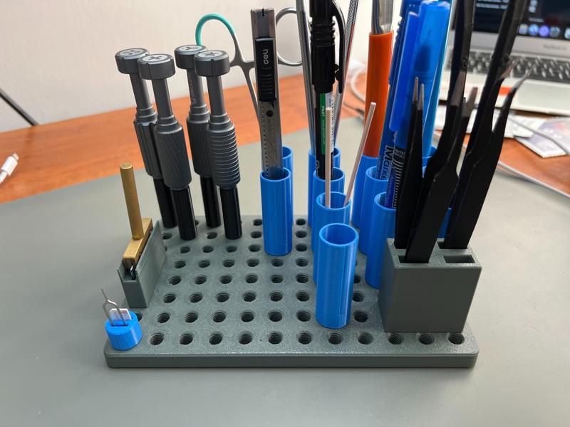 Phone repair tool holder