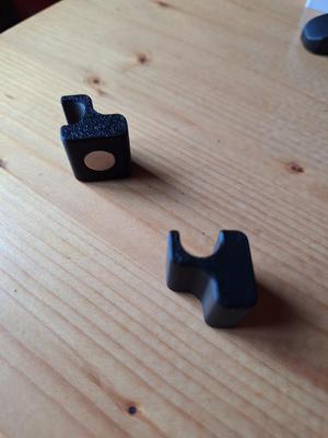 MAGNETIC CABLE HOLDER - 20 x 20 x 20 mm - 1 magnet