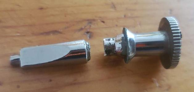 Strainer stem / Tige de crépine