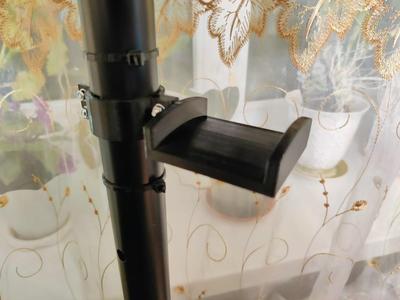 Headphones holder for 35mm pillar