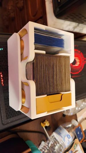 The Apprentice Commander Deck Box - Removeable Divider