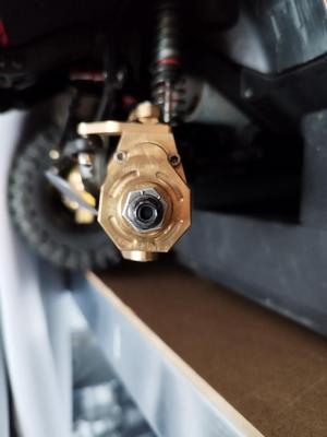 Anti-Rotation TRX-4 Brass Portal Cover
