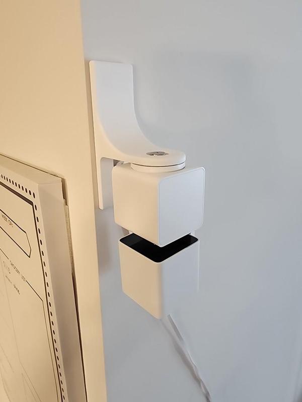 Wyze Cam Pan V3 Wall Command Strip Mount