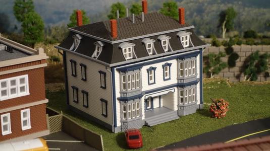 HO Scale Tenement Building