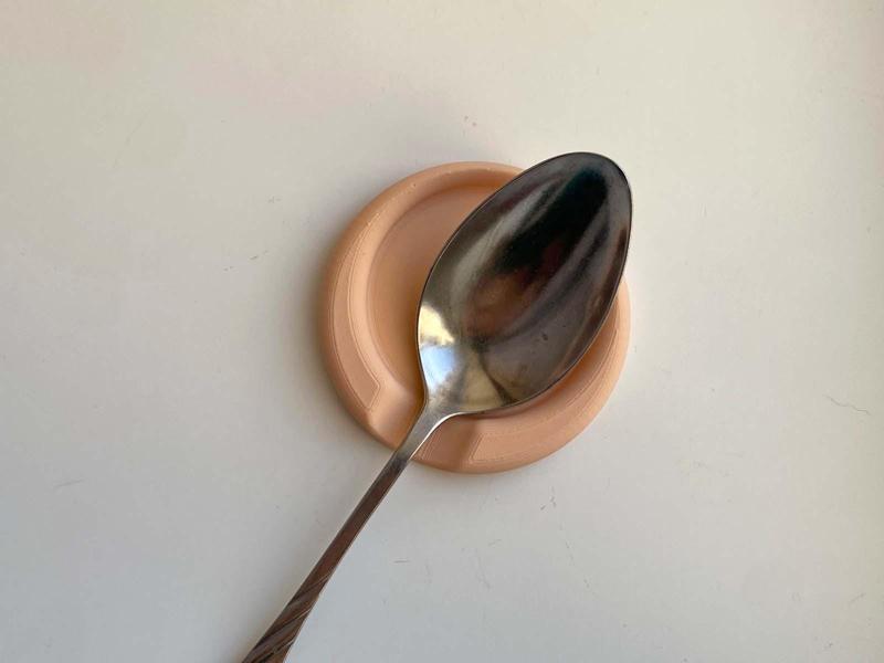 Kitchen spoon holder