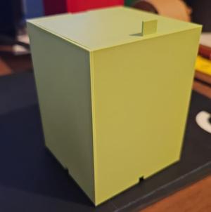 2X2 Gridfinity box with a lid