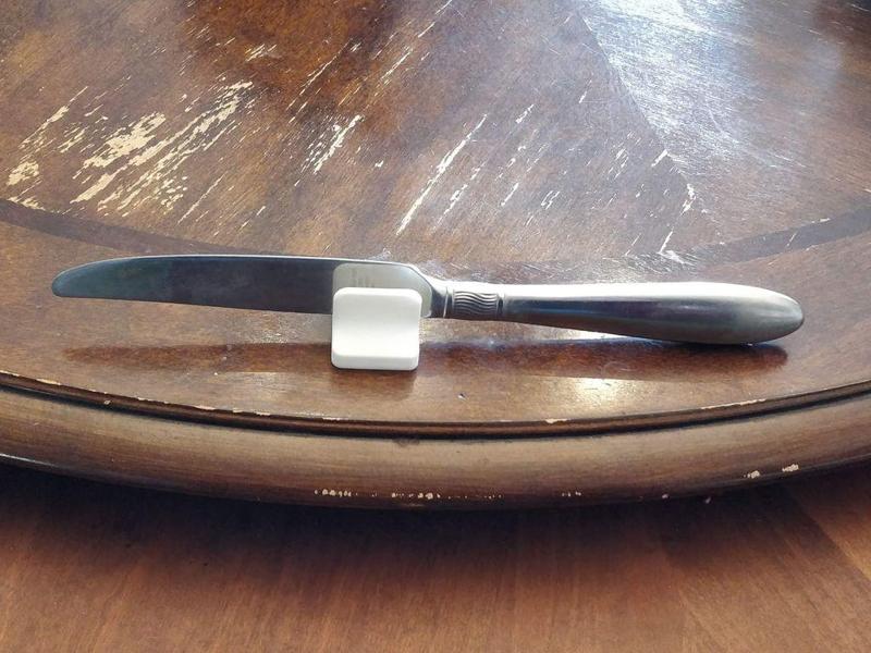 Butter Knife Holder - blade rest