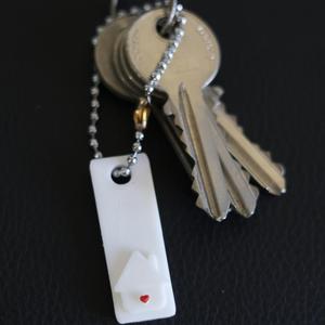 Mini house keychain (Love version) stl file for 3d printing (print in place).