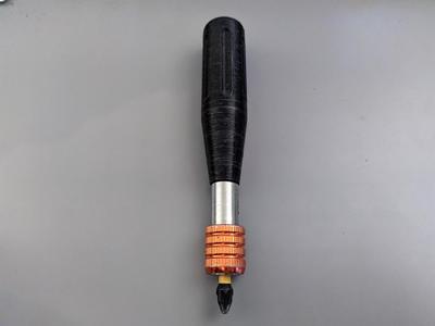 Pocket hex bit driver handle