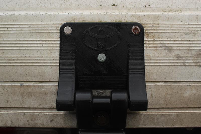 Hinge for Toyota Hilux tray (PZQ84AP545) Australia Ute 2011-