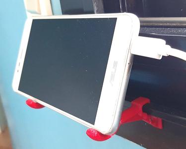Clipable phone stand