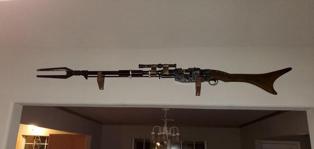 Mando Gun Wall Mount