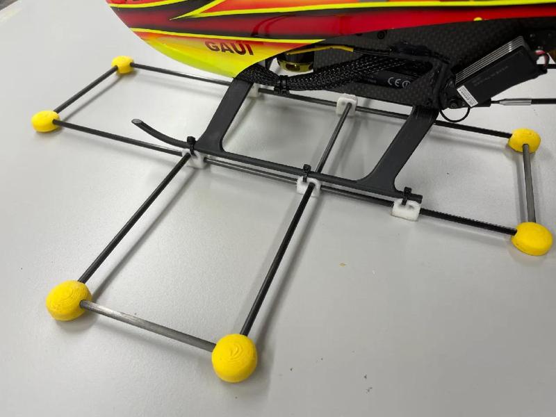 Helikopter Trainings Landgestell; leichte Version - Helicopter training landing gear; light version   