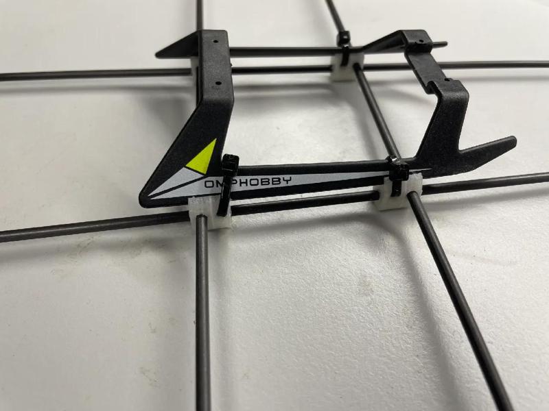 Helikopter Trainings Landgestell OMP M2-V2 - Helicopter training landing gear OMP M2-V2   