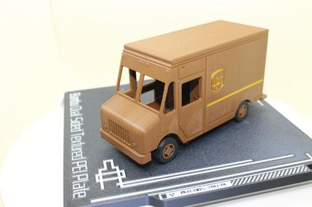 UPS Delivery Van PiP Multicolor