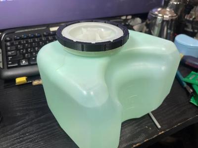 加湿器フタ回し   