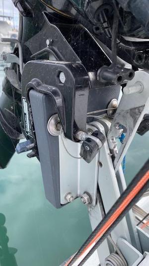 Outborder mounting plate short for Archambault Surprise 25