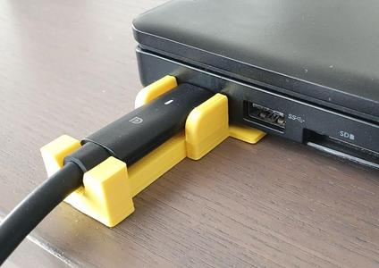 Dell Latitude 5580 laptop USB-C stand