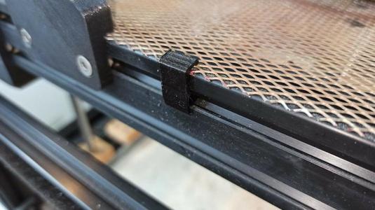 Clips für Streckgitter Lasercutter  20x20 oder 20x40 Alu T-Nut