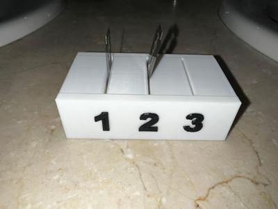 numbered shaving blade holder