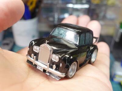 Rolls Royce Phantom VI with aero parts.
