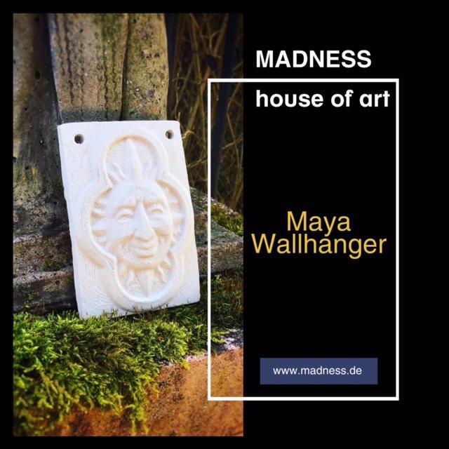 Maya Wallhanger