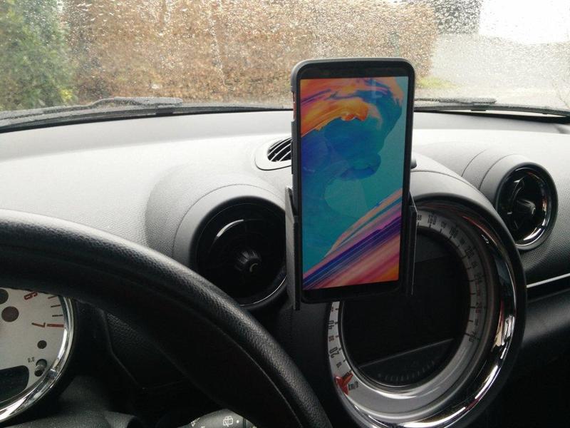 Brodit support OnePlus 5T with Spigen case