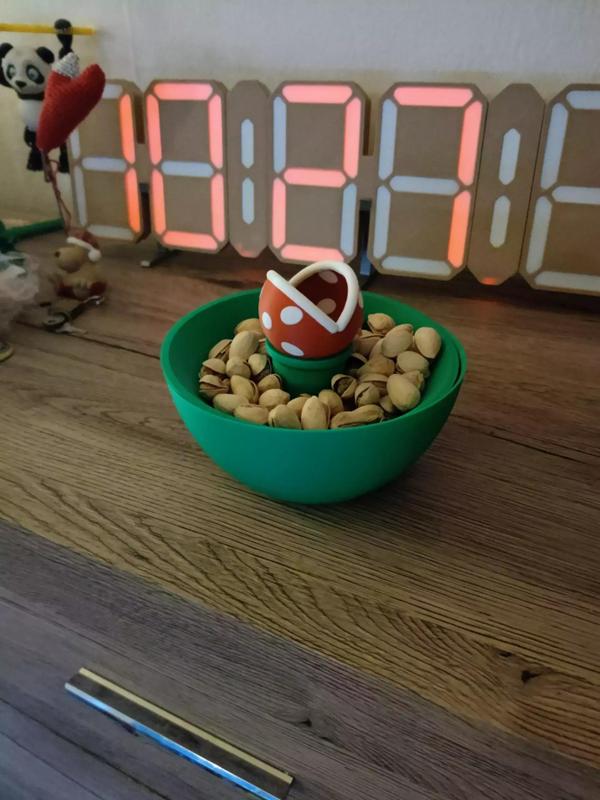 Sunseed/Pistachio Bowl