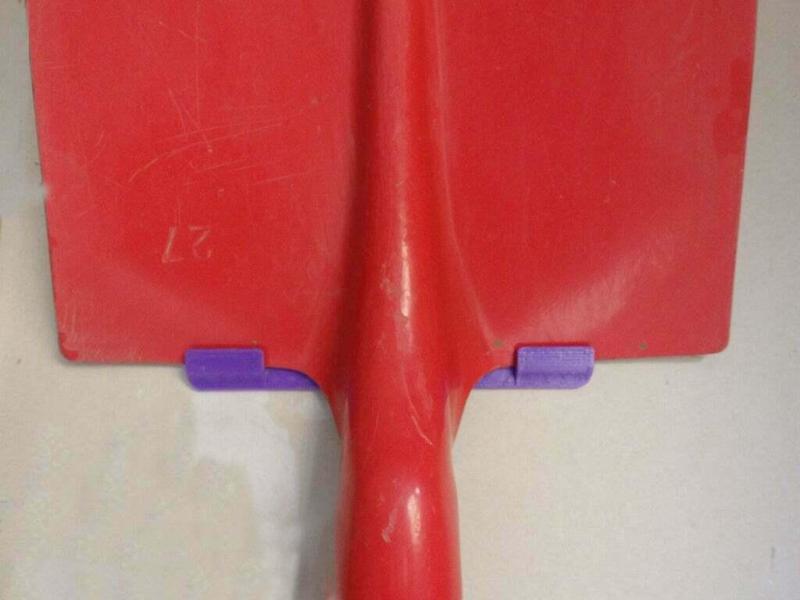 Shovel rack / Rack de pelle