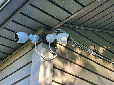 4" Vinyl Siding Corner Bracket for Ubiquiti G4/G5 Cameras (Threaded Insert)