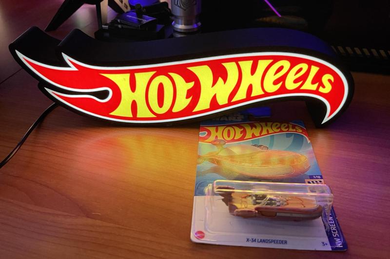 Hot Wheels light box