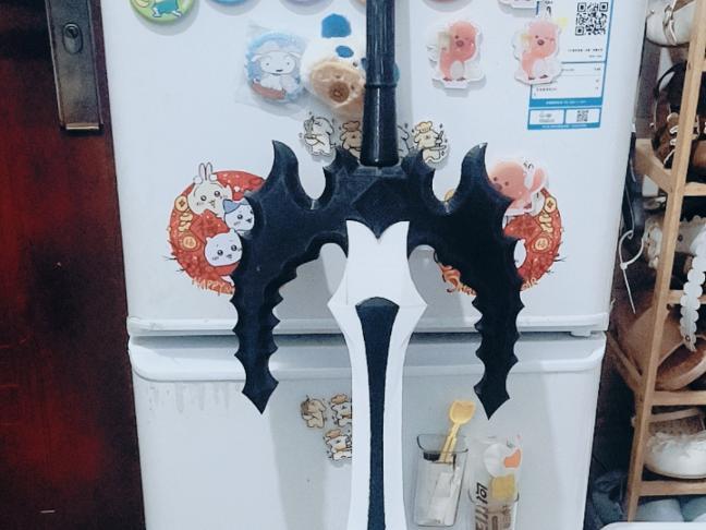 Love, Chunibyo & Other Delusions! - Yuuta's Dark Flame Master Greatsword with Illumination