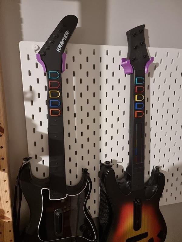 Guitar hero Skadis holder