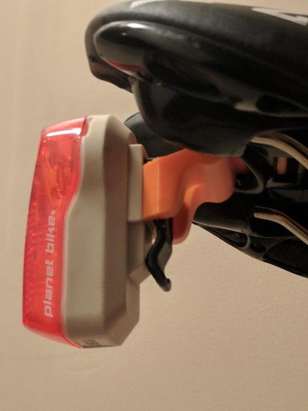 fi'zi:k / fizik Seat Clip to Superflash mount angled down about 15 degrees